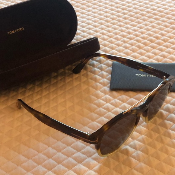 Tom Ford Newman Sunglasses - Picture 2 of 5